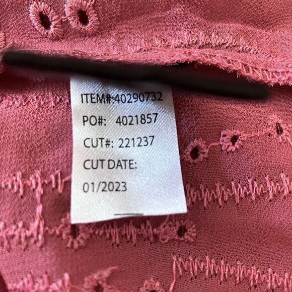 Torrid NWT Chiffon Smocked Collar Eyelet Embroidered Blouse Mauvewood Size 3X - Picture 9 of 11